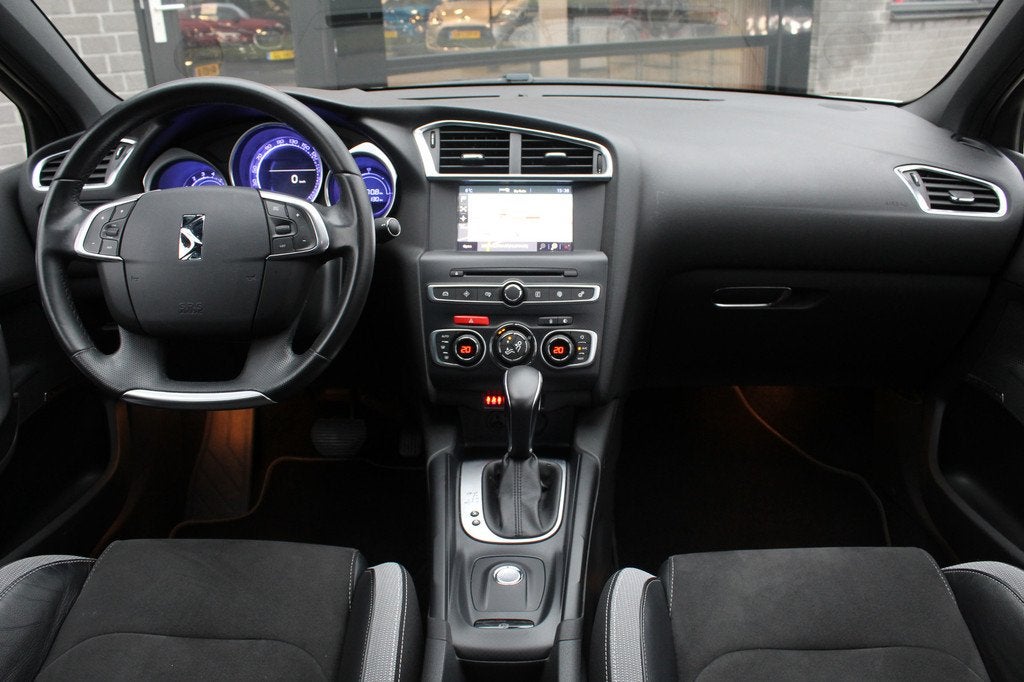 DS DS 4 Crossback 1.6 THP Business / Keyless / Camera / Trek, Auto's, DS, Gebruikt, 4 cilinders, Met garantie (alle), 1650 kg