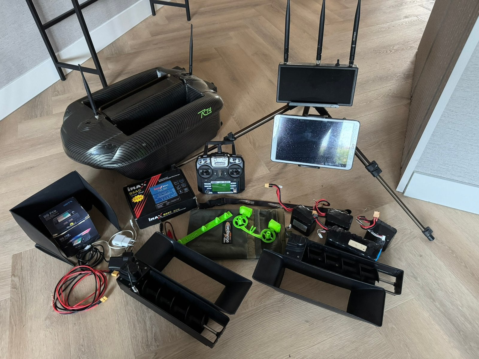 Carplounge rt4 voerboot wifish, gps, mapping (veel opties), Ophalen, Zo goed als nieuw, Overige typen