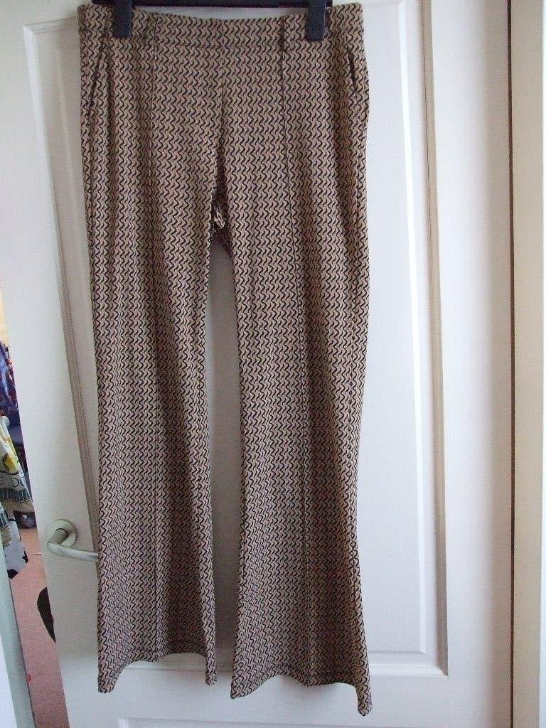 Ambika flairbroek met moderne print XL/42, Beige, Maat 42/44 (L), Nieuw, Ophalen of Verzenden