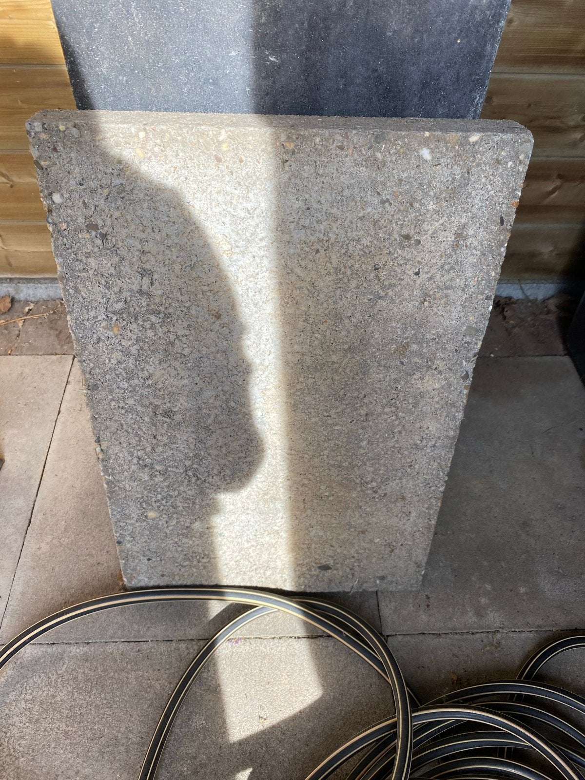 Gratis zware betonnen tegel 60x40x5cm, Ophalen, Gebruikt, Beton, Terrastegels