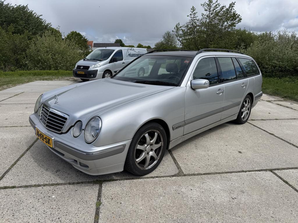Mercedes-Benz E-Klasse Combi 200 Elegance airco automaat, Automaat, 1998 cc, Zwart, 5 stoelen