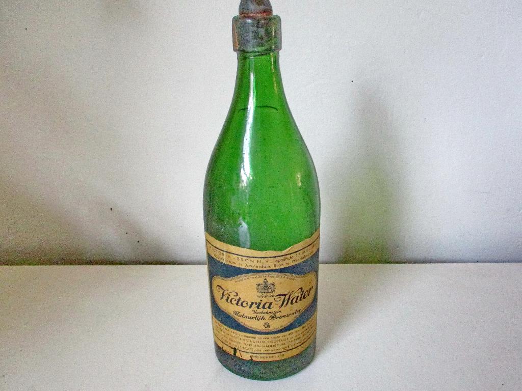 Victoria bronwater fles ca 1930 Germany flashe fles, Ophalen of Verzenden