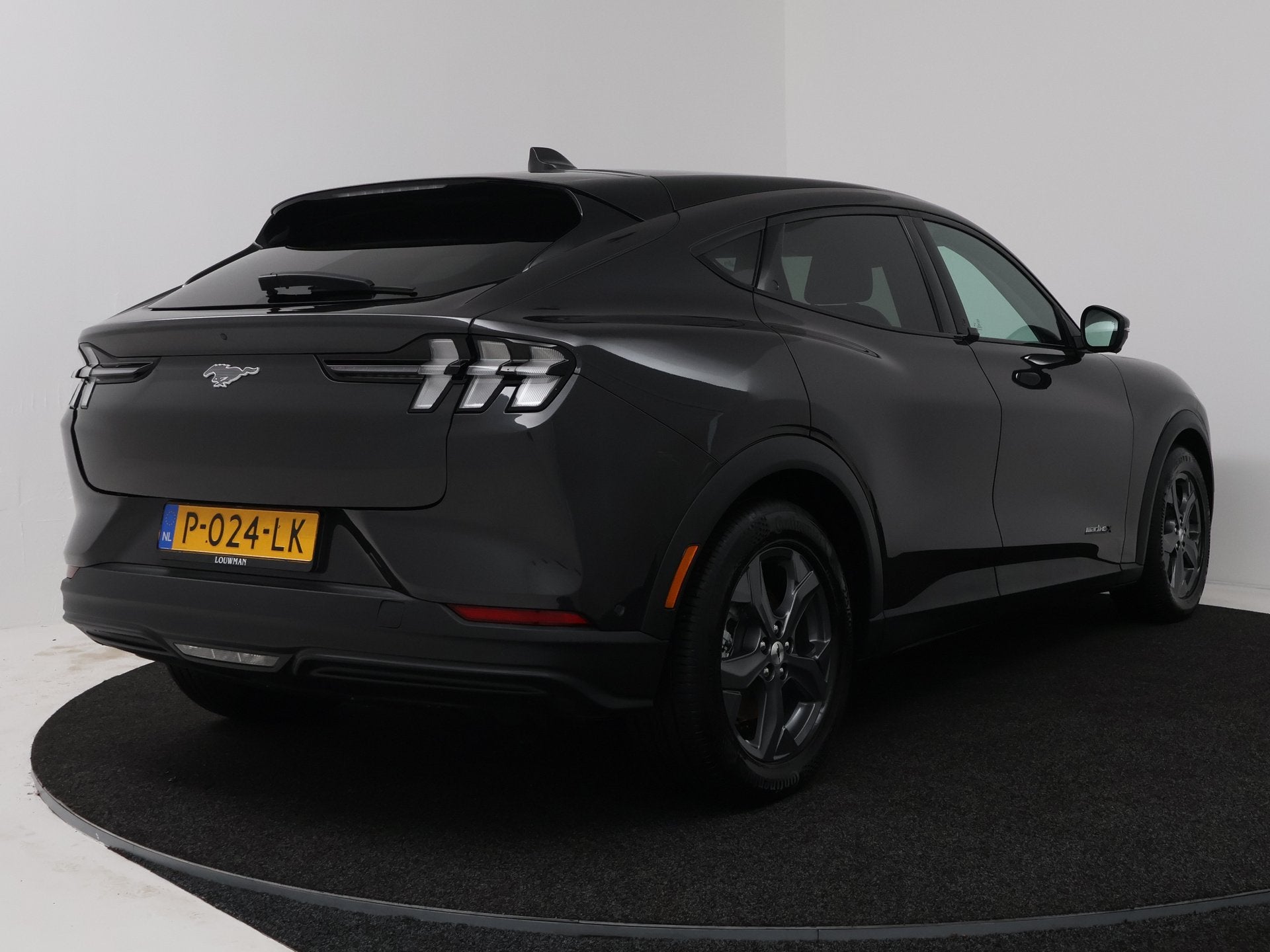 Ford Mustang Mach-E Extended RWD 98 kWh | Origineel NL! | NA, 12 maanden, Gebruikt, 610 km, 31 min