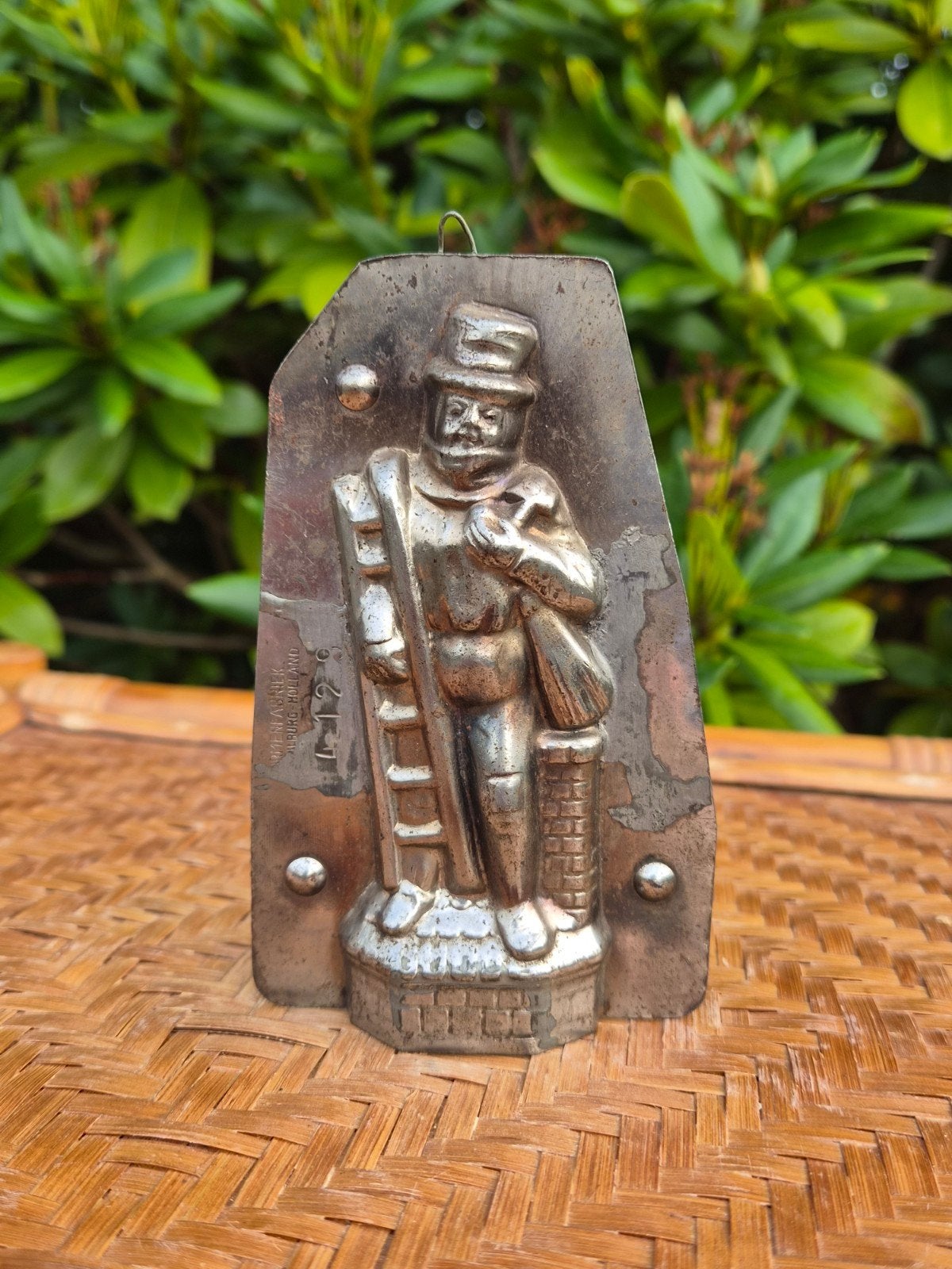 Antieke chocolade mal chocolademal veger, Ophalen of Verzenden