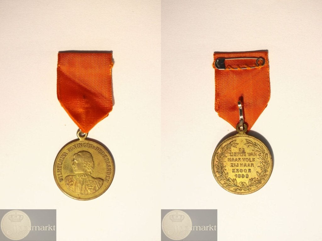 Draagpenning 1898 'Inhuldiging Wilhelmina' - Zeldzaam!, Ophalen of Verzenden, Overige materialen, Nederland