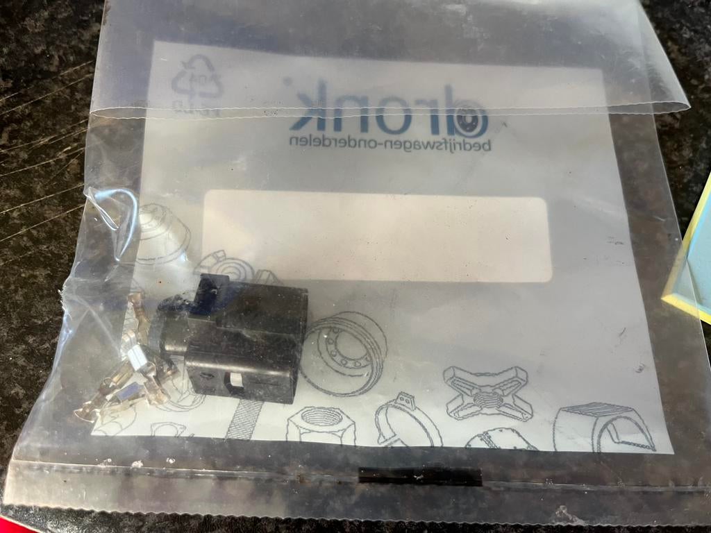 Connector/zekering scania, Ophalen of Verzenden
