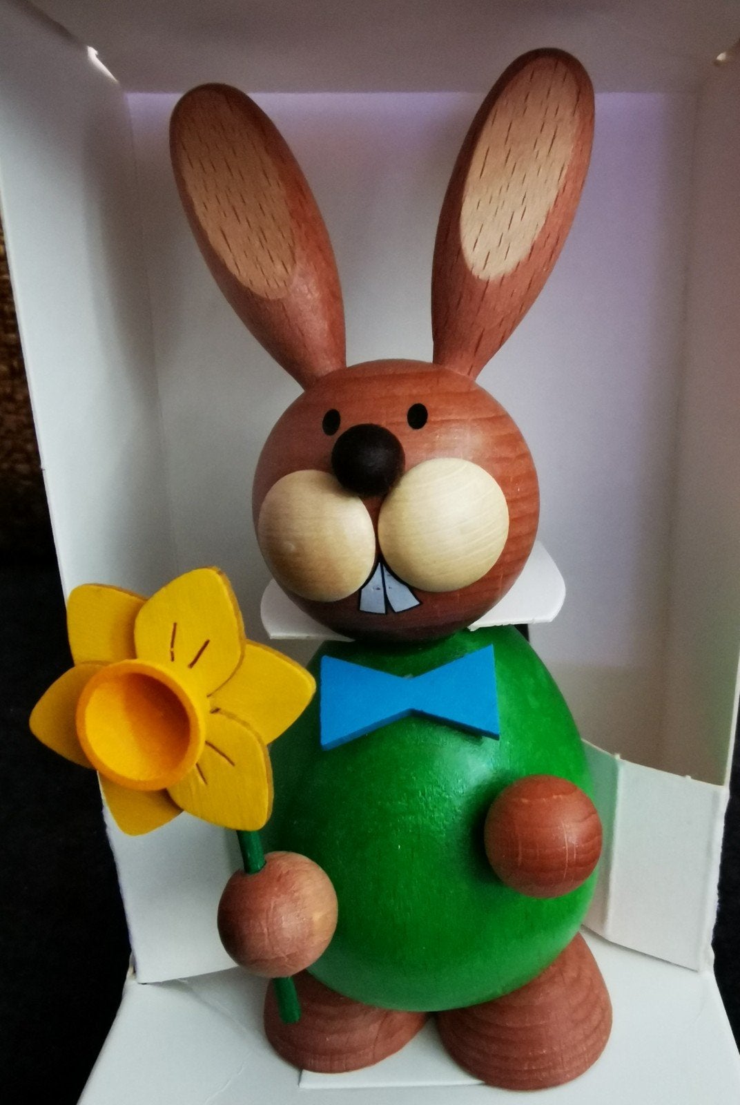 Ullrich Designpaashaas met narcis, 12 cm, kunsthandwerk, Ophalen of Verzenden