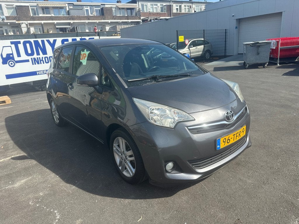 Toyota Verso-S 1.3 VVT-i Dynamic, Auto's, Toyota, Voorwielaandrijving, Euro 5, Gebruikt, 4 cilinders