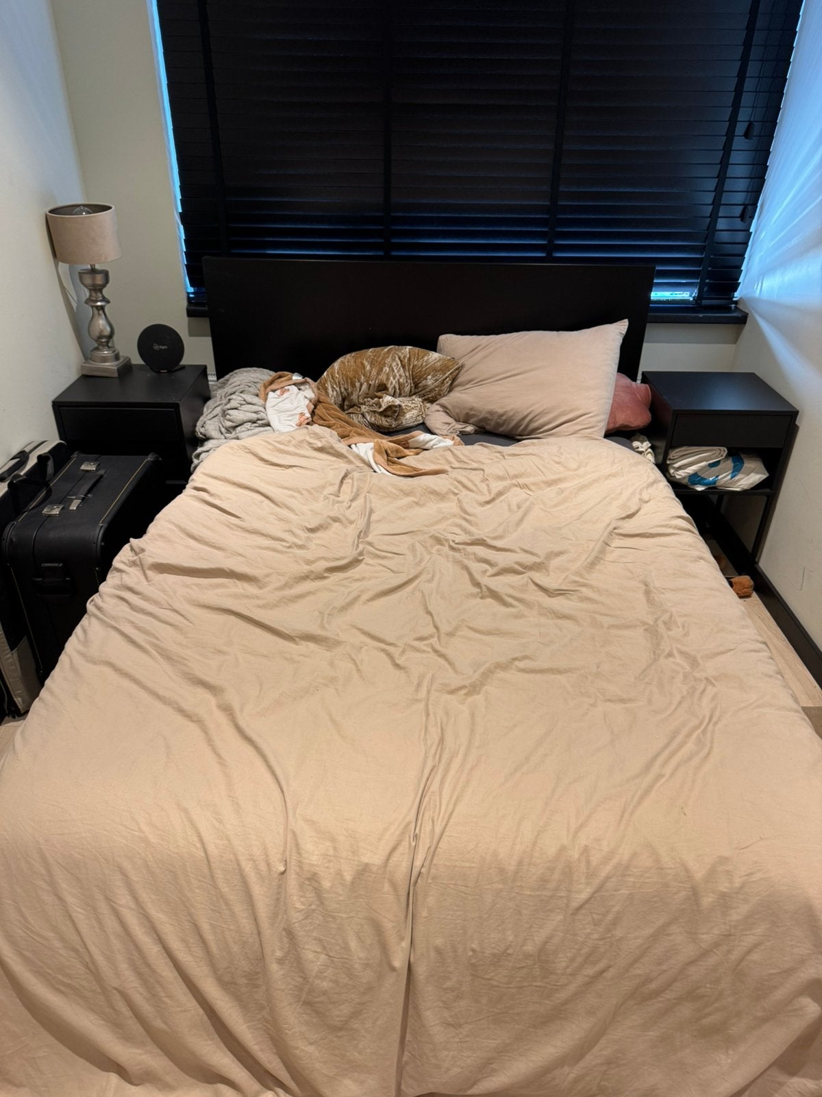 IKEA Malm bed 140x200 zwart inclusief 4 lades en nachtkastje, Ophalen, Zwart, 140 cm, Zo goed als nieuw