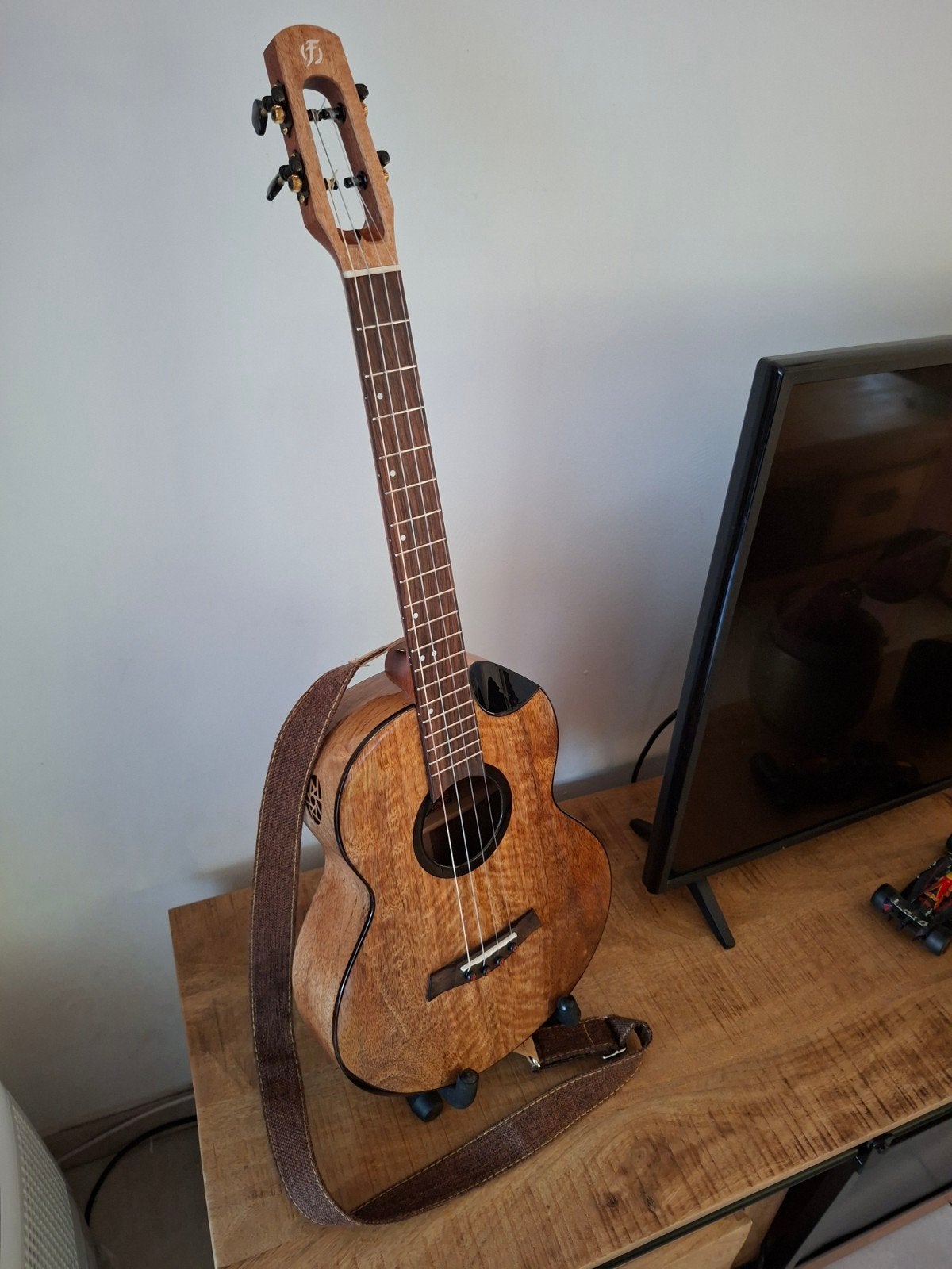 Flight Fireball Baritone Ukelele - Zo goed als nieuw, Ophalen of Verzenden, Zo goed als nieuw, Ukelele