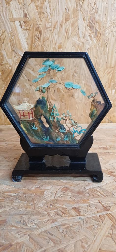 Chinese diorama met pagode en bomen, Ophalen
