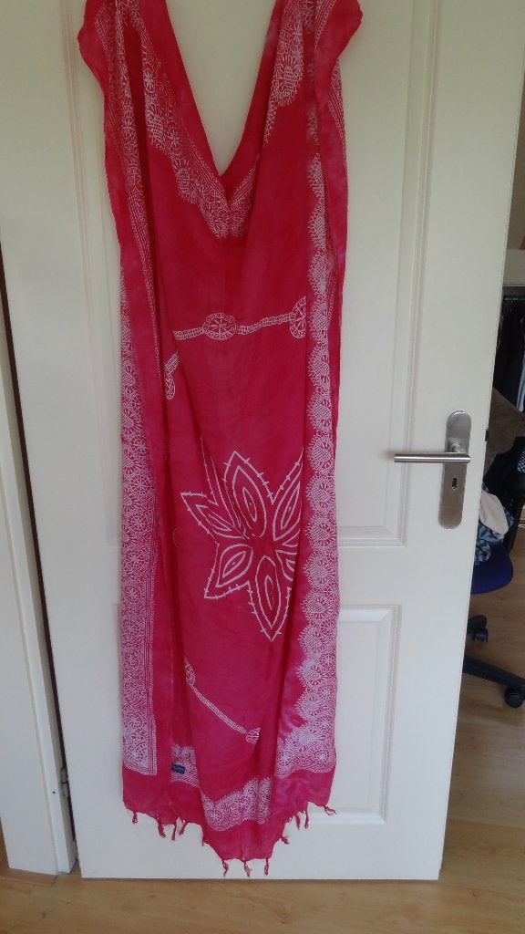 Roze Pashmina Sjaal met Witte Patronen, ZGAN , groot formaat, Maat 46/48 (XL) of groter, Ophalen of Verzenden, Pashmina, Onbekend