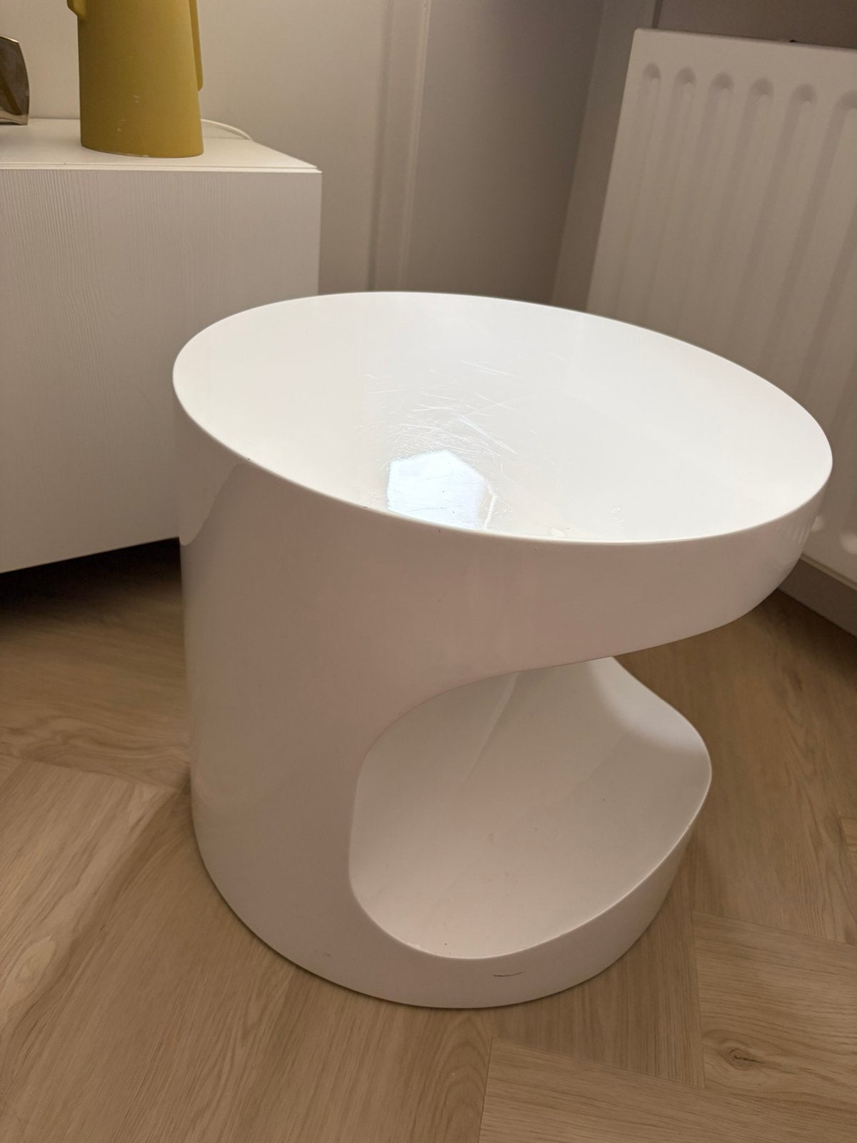 Space Age bijzettafel wit, Minder dan 55 cm, Gebruikt, Rond, Ophalen