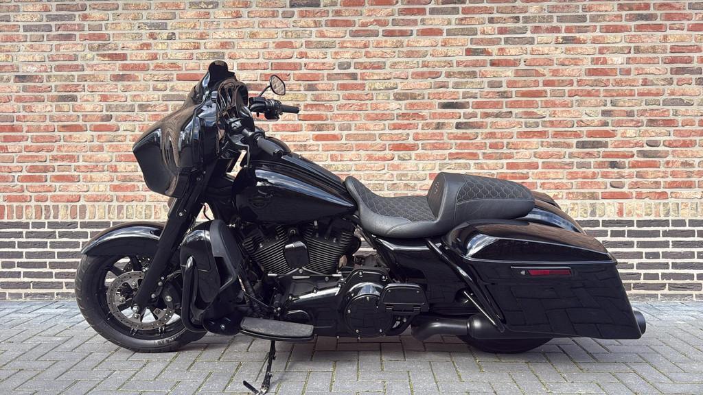 Harley Davidson 103 Street Glide Electra Streetglide Blackou, Laan van Vredenoord 33
2289 DA  Rijswijk, NL, 1690 cc, H-DCUSTOMERSERVICE@Harley-Davidson.com