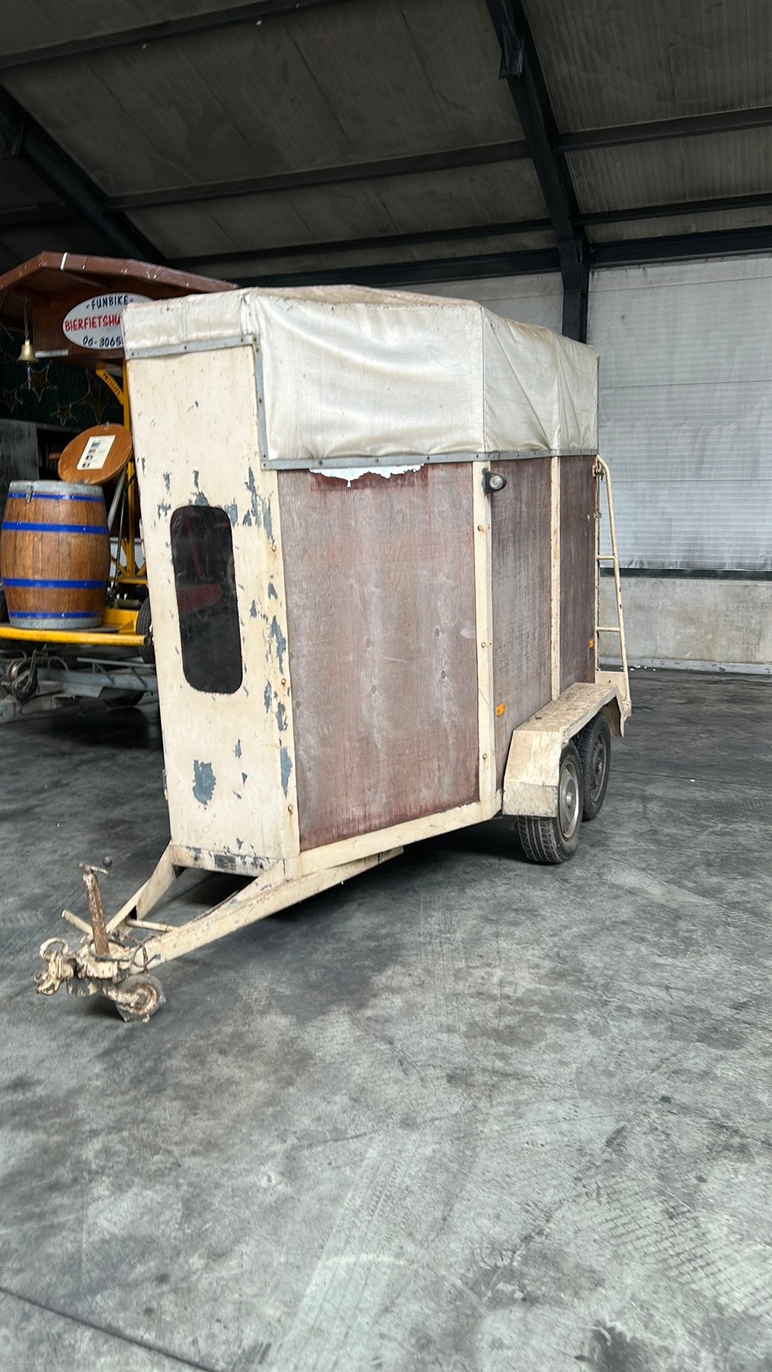 Paardentrailer, Ophalen, Nieuw