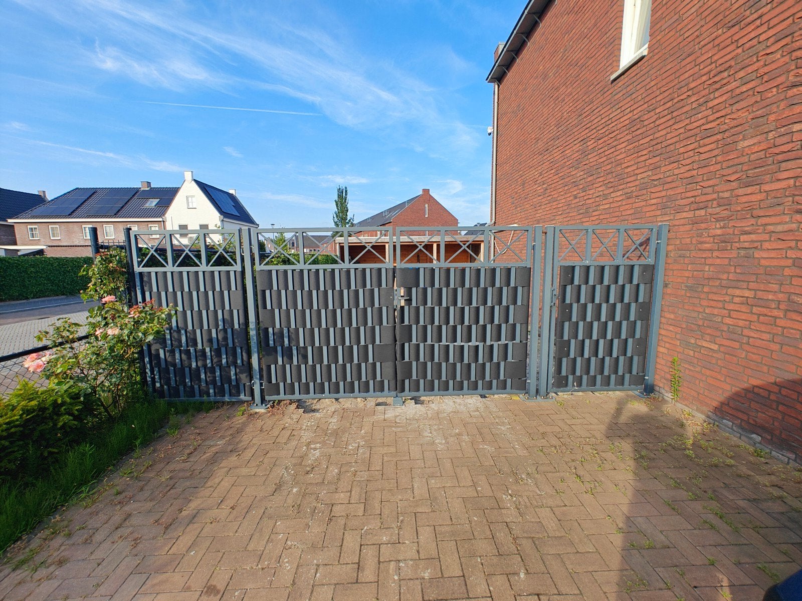 Stevig ijzeren hekwerk met poort en privacy strips, Ophalen, Met poort, Gebruikt, Spijlenhekwerk