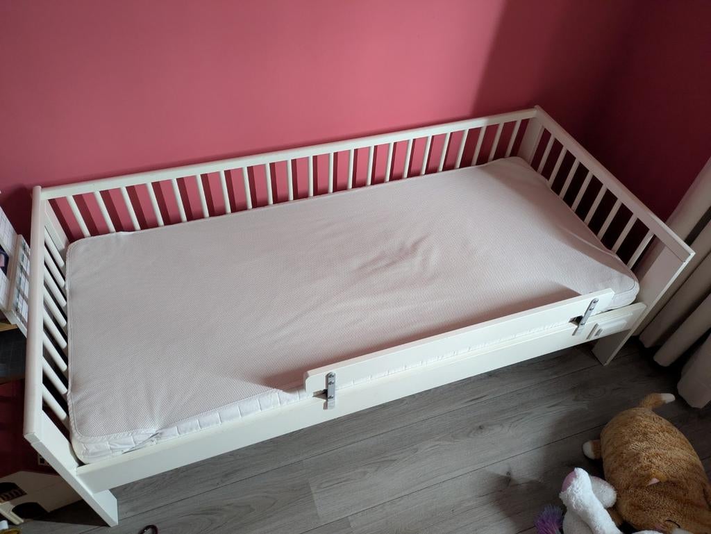 Wit peuterbed incl matras en toebehoren, Gebruikt, 70 tot 85 cm, 160 tot 180 cm, Ophalen