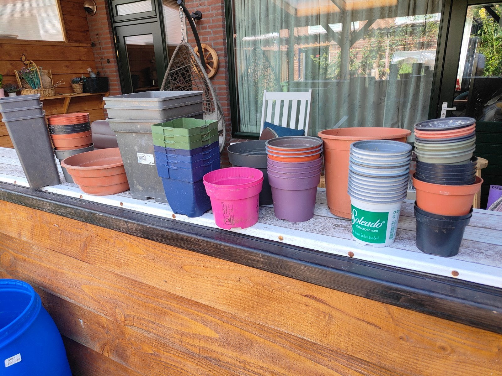 Diverse gebruikte bloempotten en plantenbakken, Tuin en Terras, Bloempotten, Ophalen, Kunststof, Gebruikt, Balkon
