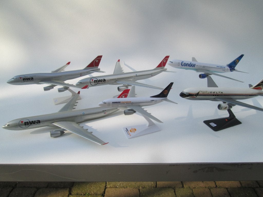 Boeing 737 / 747 / 767 / 777 - Airbus A330=323, Ophalen of Verzenden, Zo goed als nieuw, Schaalmodel