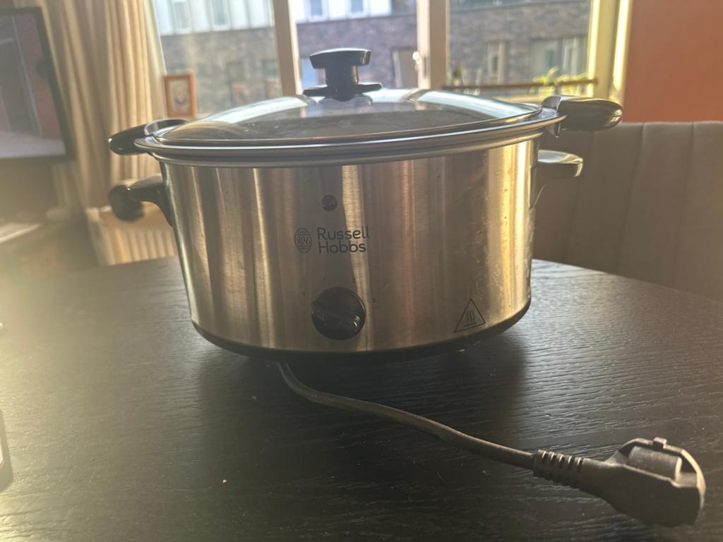 Russell Hobbs Slowcooker - Compact en Gebruiksvriendelijk, Ophalen, Zo goed als nieuw