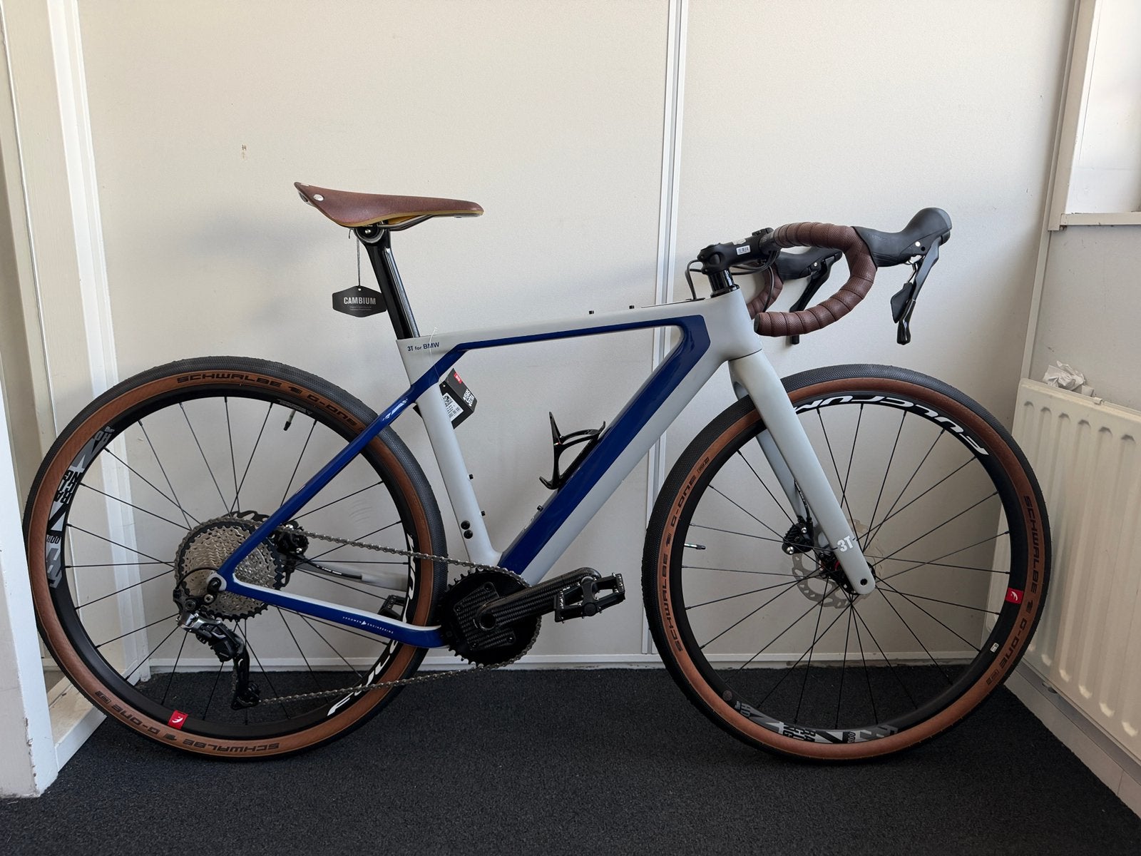 BMW Gravel Bike by 3T Grijs-Blauw Shimano Volledig Carbon, Overige merken, 28 inch, Carbon, Heren