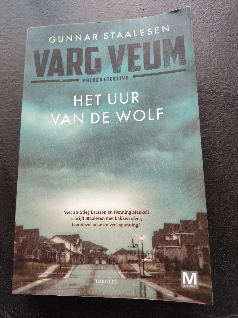 Varg Veum Het uur van de Wolf in nette staat, Boeken, Ophalen of Verzenden, Zo goed als nieuw