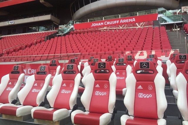 Gevraagd: 2, 3 of 4 certificaten Johan Cruijff Arena vak 106, Tickets en Kaartjes, Sport | Voetbal, Overige typen, Twee personen