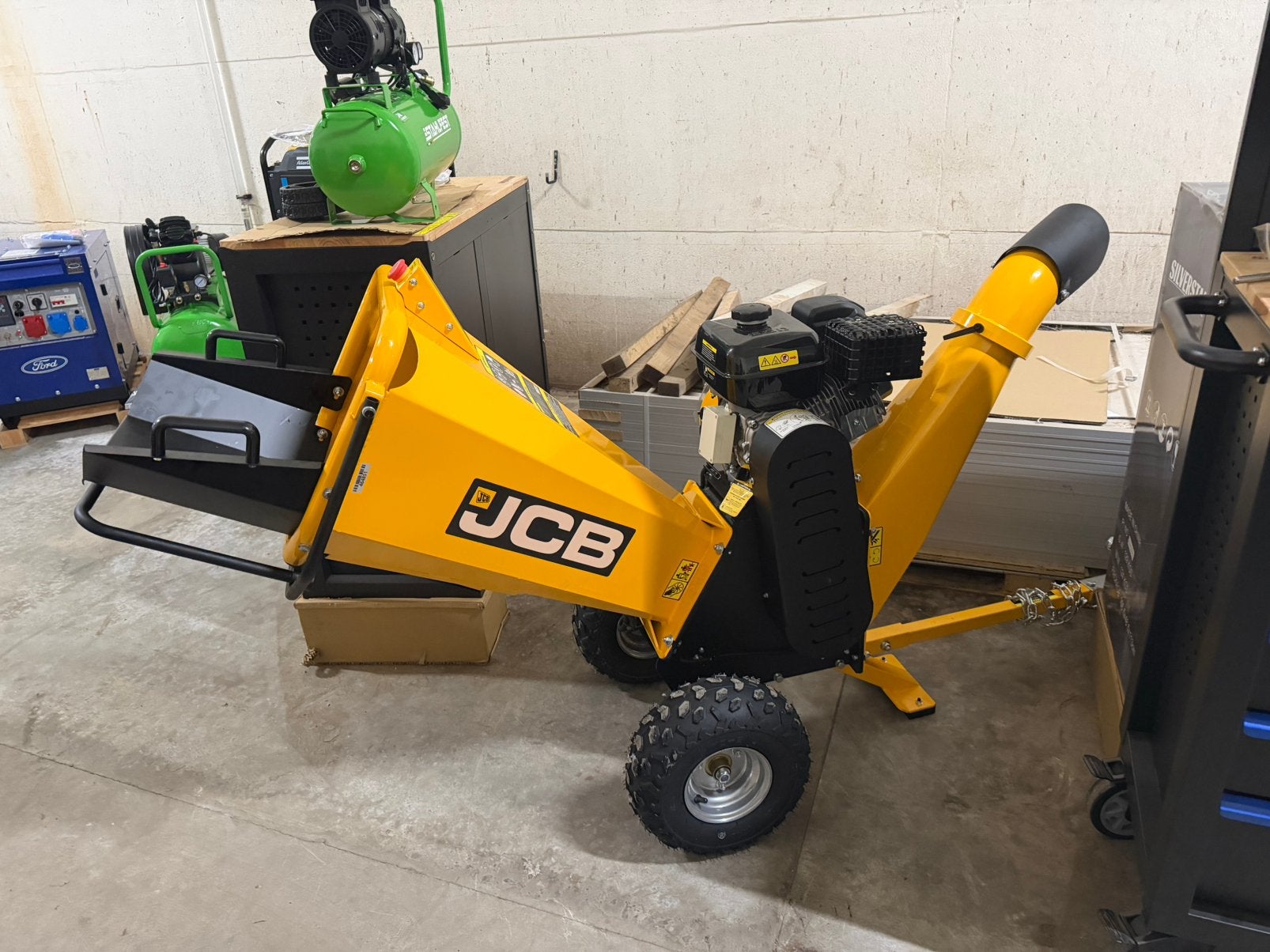 JCB Houthakselaar / Takkenbreker – 224cc Euro 5 Motor, Tuin en Terras, Ophalen of Verzenden, Nieuw, Benzine