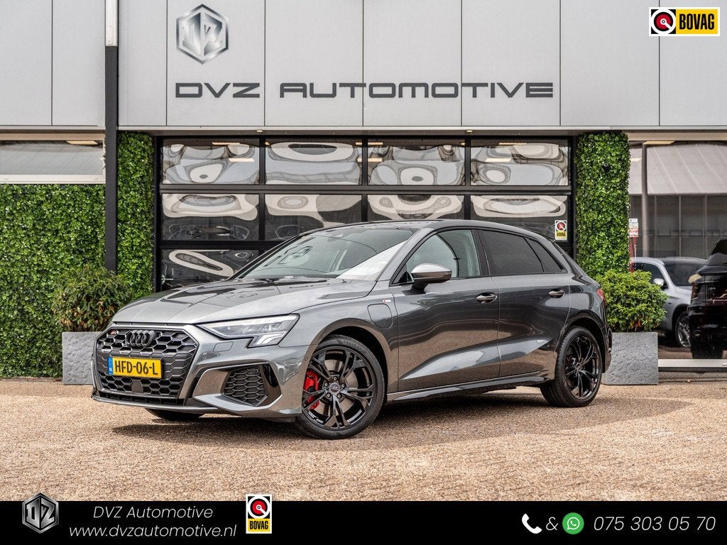 Audi A3 Sportback 45 TFSIe 245PK S edition Competition | Bla, Auto's, Audi, Stof, Gebruikt, 4 cilinders, Met garantie (alle)