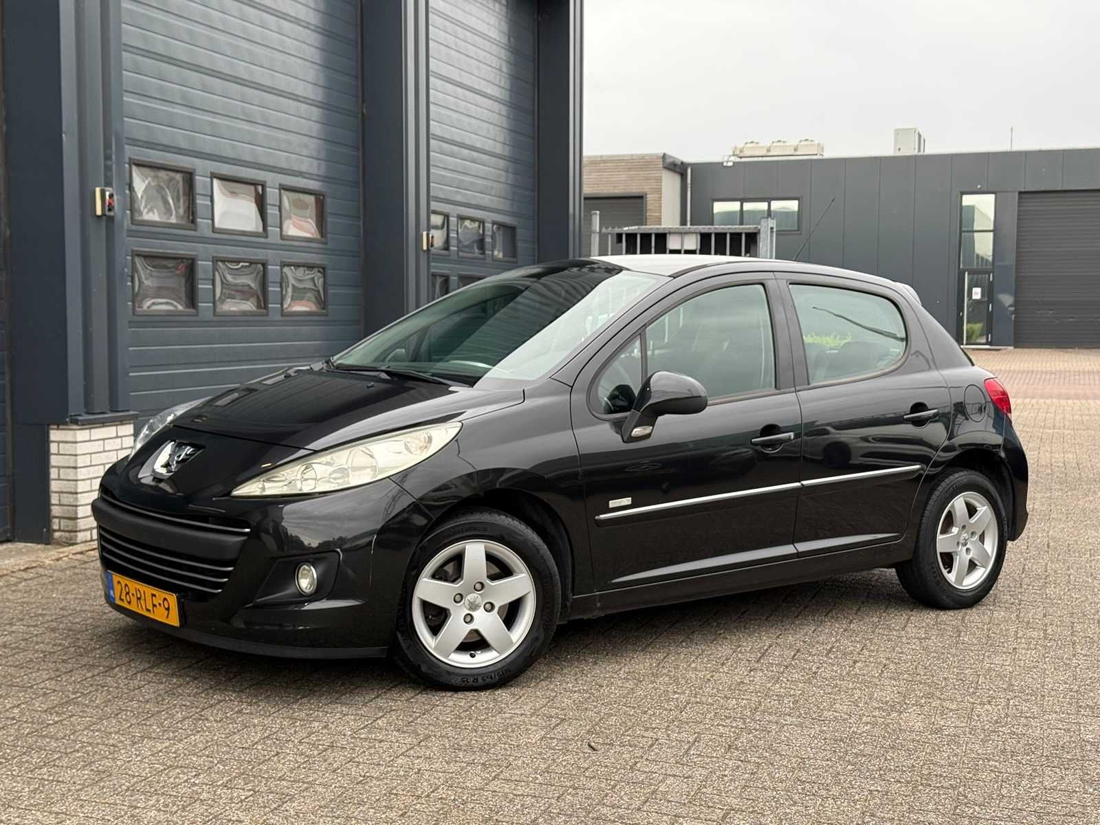 Peugeot 207 1.4 VTi Millesim 200 2011 | 28-RLF-9 i, Auto's, Euro 5, Gebruikt, 49 €/maand, Bedrijf