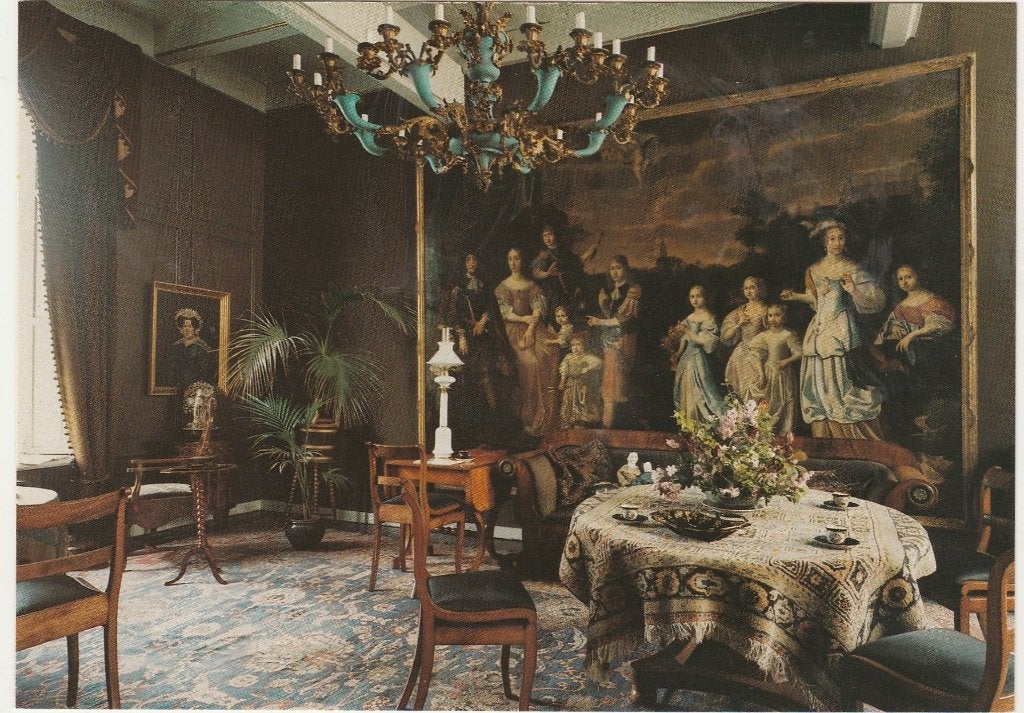 LEENS Borg Verhildersum Zaal met Familieportret, Verzenden, 1980 tot heden, Ongelopen, Groningen