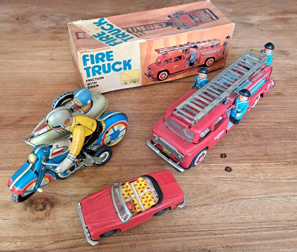Vintage blikken speelgoed: brandweerwagen, motor, auto, Antiek en Kunst, Antiek | Speelgoed, Ophalen of Verzenden