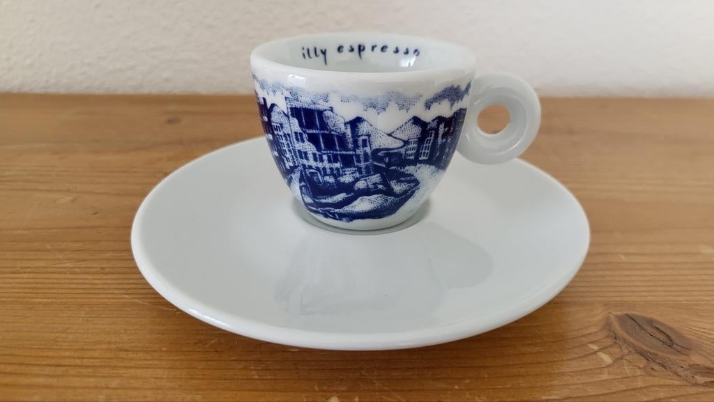 Illy espresso kop en schotel Rufus Willis, Verzamelen, Ophalen, Zo goed als nieuw, Porselein, Kop en/of schotel