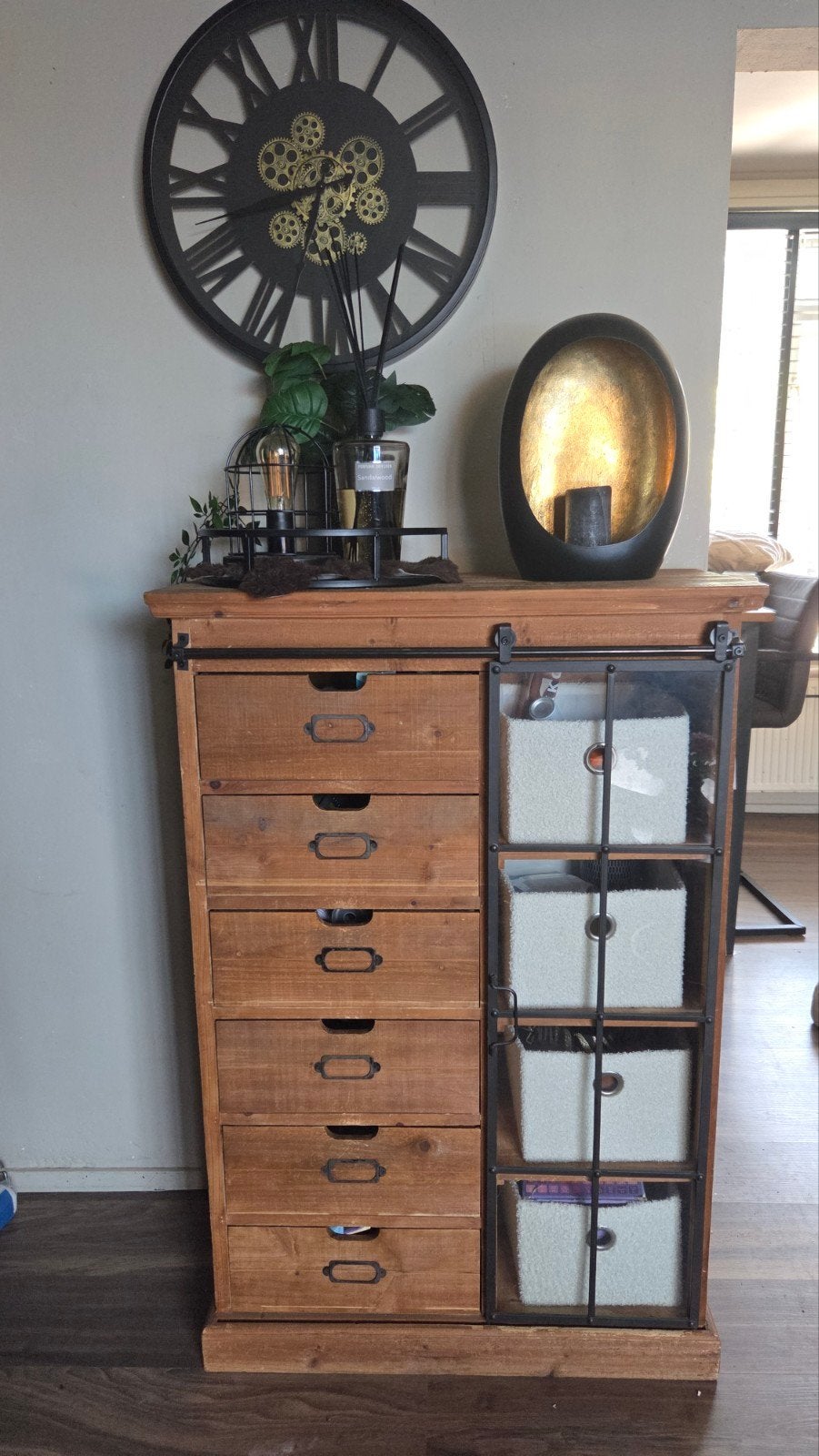 Loberon Kastje Finegand Antiekbruin met Lades en Deur, Glas, Retro, Industrieel, Landelijk, Zo goed als nieuw, 25 tot 50 cm