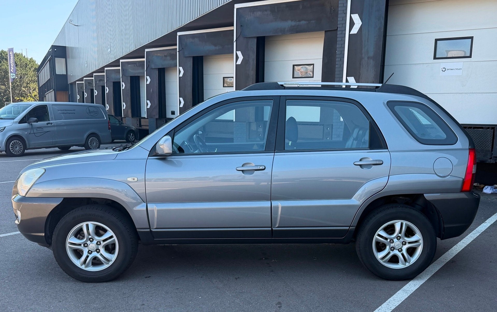Kia Sportage 2.0 CVVT Executive CRUISE/CLIMA/LEDER/LMV, 1442 kg, Gebruikt, Zwart, 4 cilinders