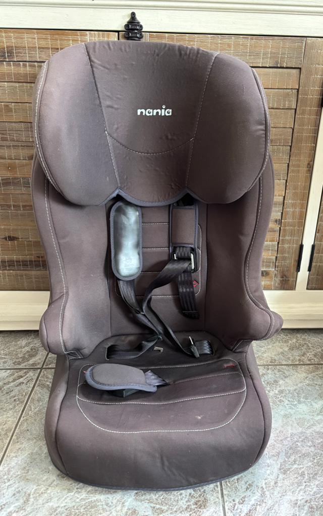 Kinderstoel voor auto van het merk Nania, Kinderen en Baby's, Autostoeltjes, Autogordel, 15 t/m 36 kg, Zo goed als nieuw, Ophalen