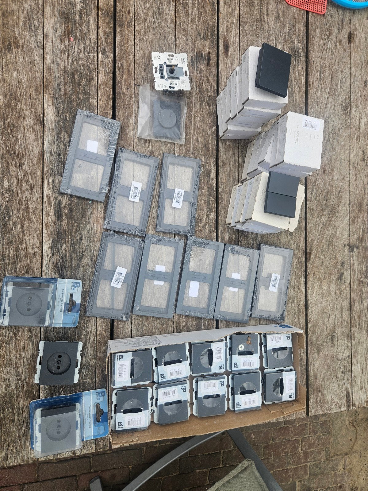 Diverse Berker schakelmateriaal en stopcontacten, Ophalen of Verzenden, Nieuw, Berker, Afdekraam