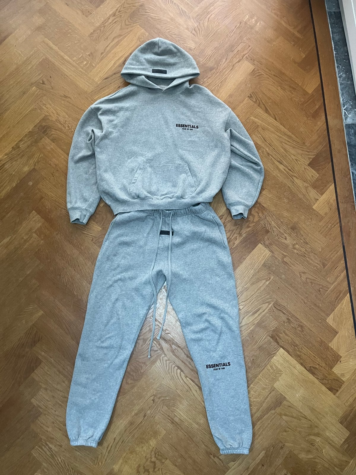 Essentials Fear of God trainingspak grijs (hoodie M, broek L, Ophalen, Zo goed als nieuw