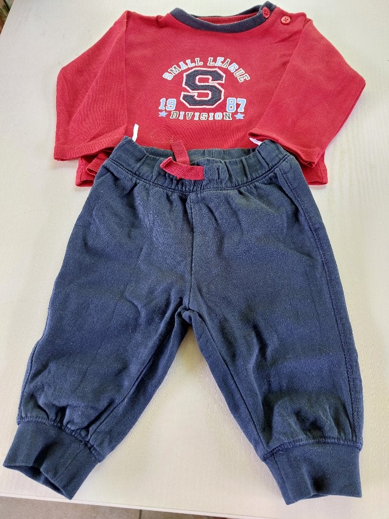 blauw broekje(disney club)en rood truitje (early days)mt. 68, Kinderen en Baby's, Babykleding | Maat 68, Gebruikt, Setje, Jongetje