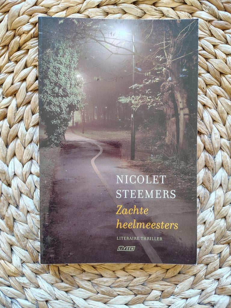 Nicolet Steemers - Zachte heelmeesters, Ophalen of Verzenden, Gelezen