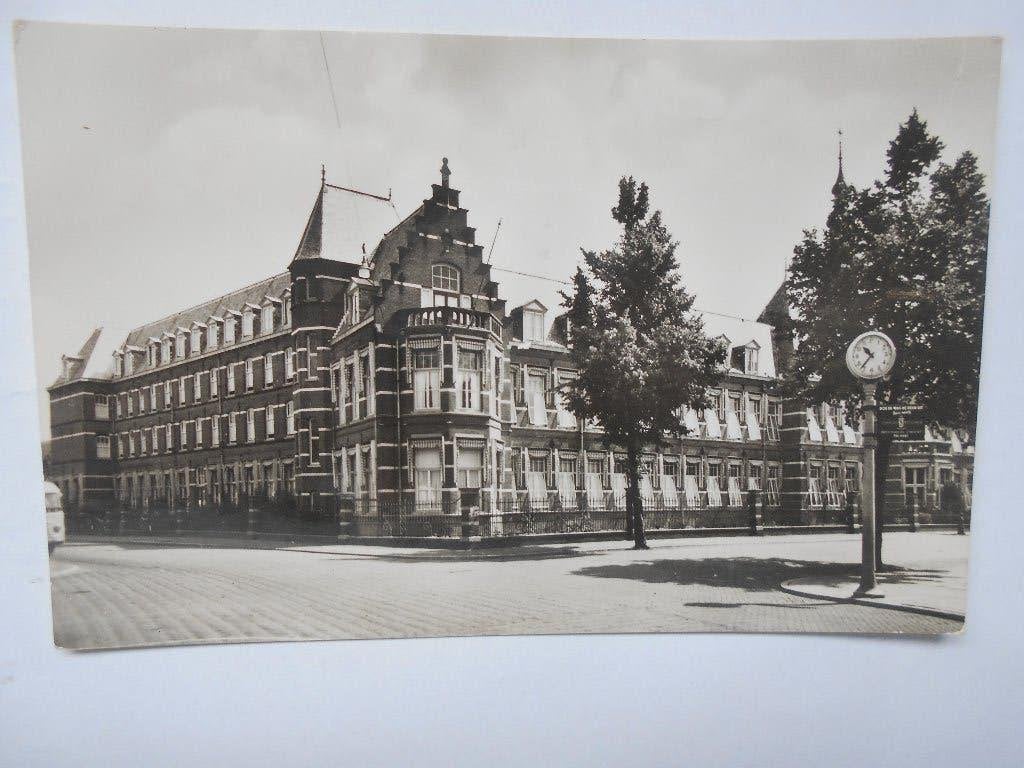 Utrecht St. Antonius Ziekenhuis de hoek Utrecht 1960, Ophalen of Verzenden, 1940 tot 1960, Gelopen, Utrecht