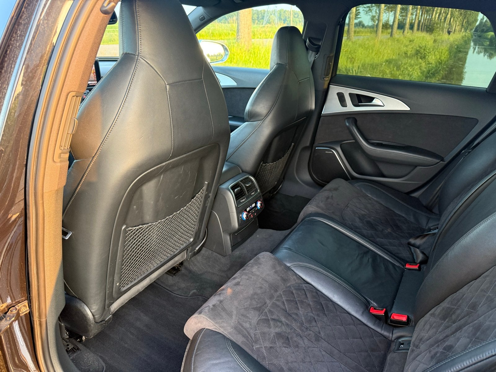 Foto 16 van Audi S6 420pk Quattro S Tronic 2012 Zwart