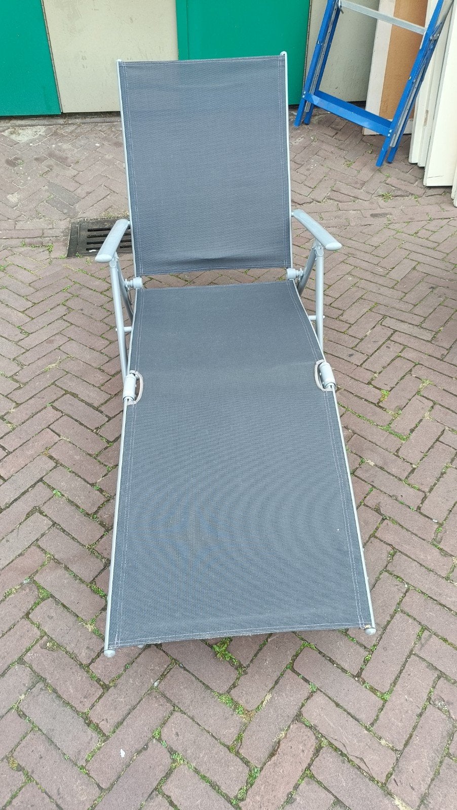 Verstelbare ligstoel/strandstoel - Grijs aluminium, Tuin en Terras, Ophalen of Verzenden, Gebruikt, Aluminium, Inklapbaar