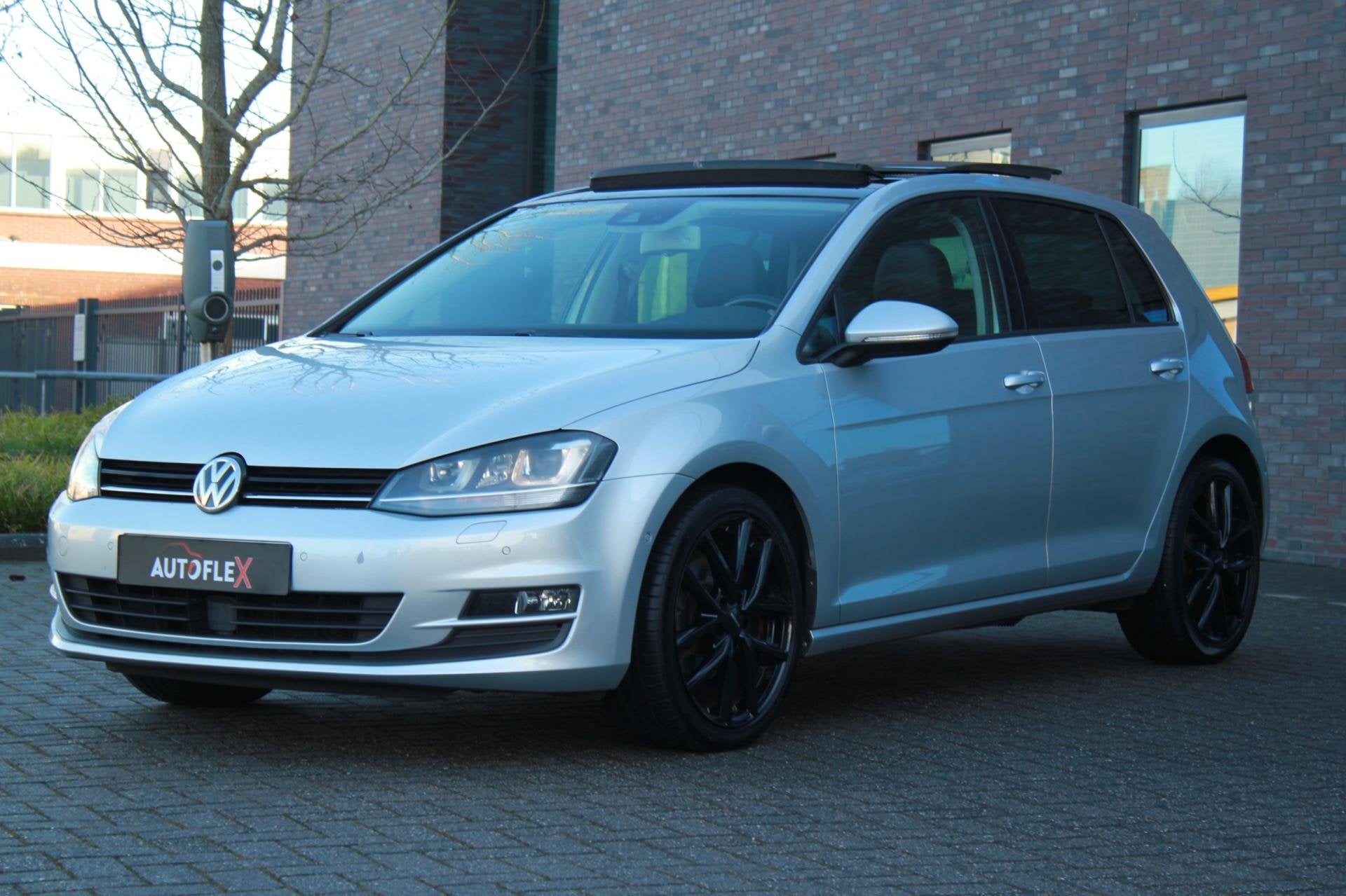 Volkswagen Golf 1.4 TSI ACT Highline, Gebruikt, 4 cilinders, Alcantara, 650 kg