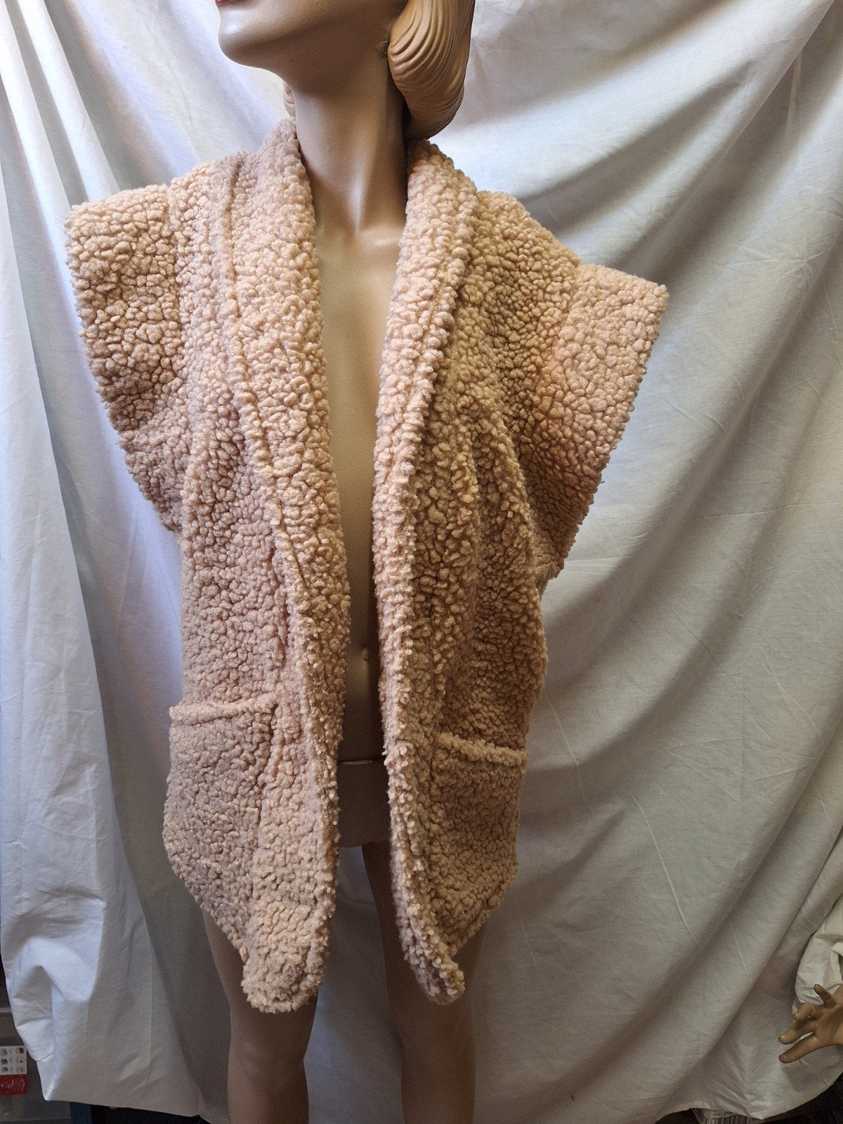 Beige vest, Ophalen of Verzenden, Zo goed als nieuw, Maat 42/44 (L), Beige
