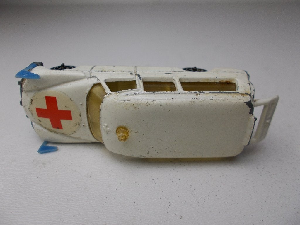 1966 Majorette 206 CITROEN DS 21 AMBULANCE + 2 x BLAUWE VLAG, Ophalen of Verzenden, Gebruikt, Auto, Majorette