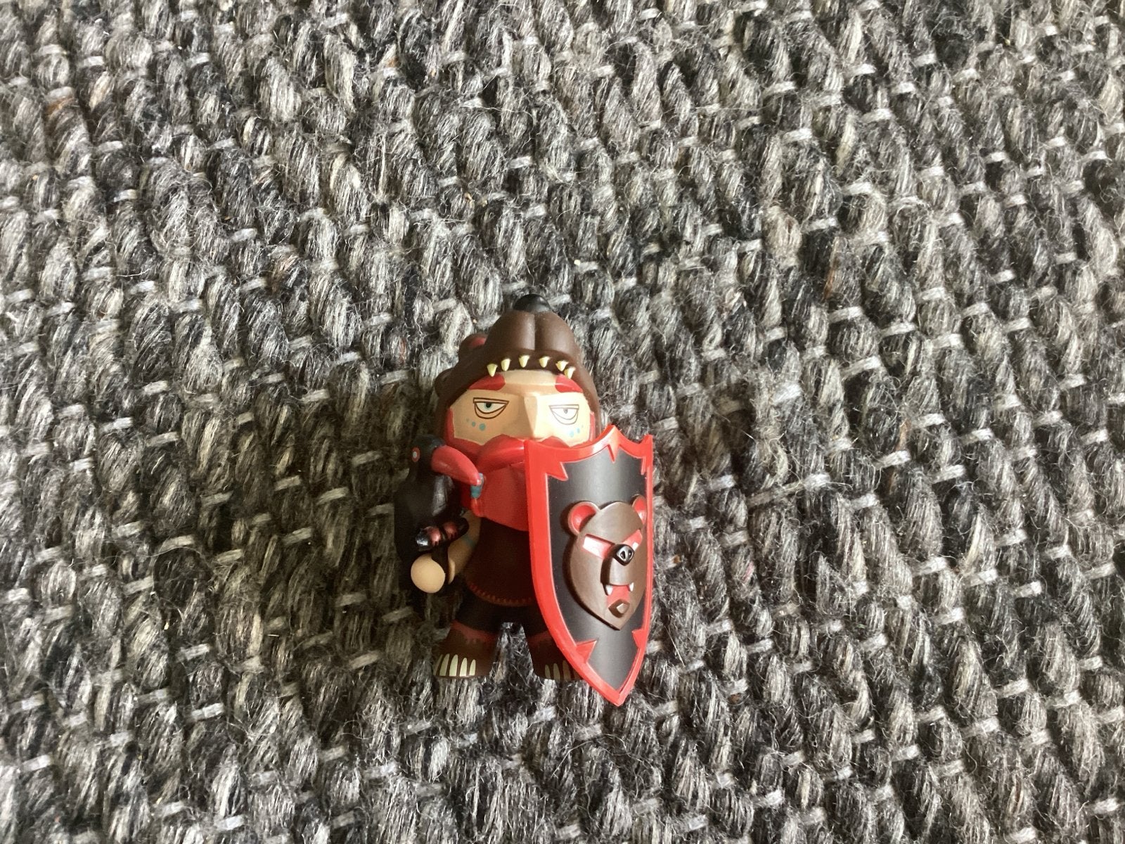 Arty Toy: Stoere Krijger met Schild en kraai, Ophalen of Verzenden, Zo goed als nieuw