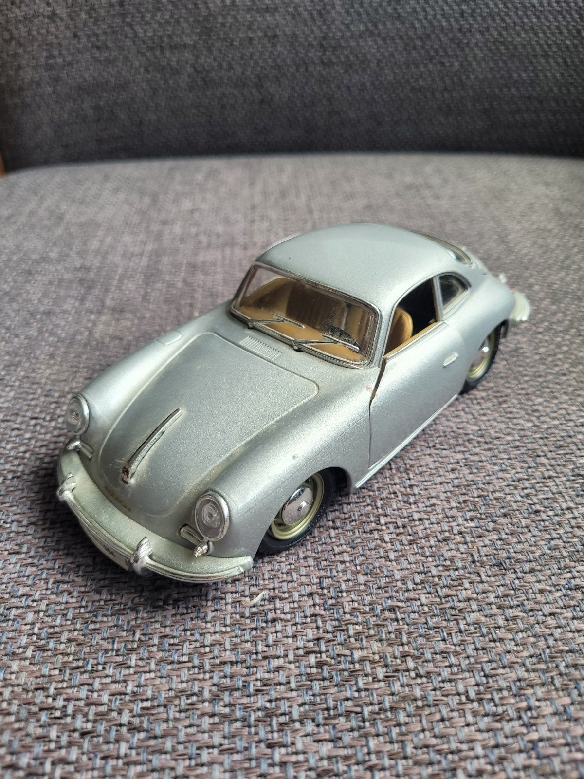 Burago Porsche 356 B (1961) - Schaalmodel 1:24, Hobby en Vrije tijd, Modelauto's | 1:24, Ophalen of Verzenden, Gebruikt, Auto