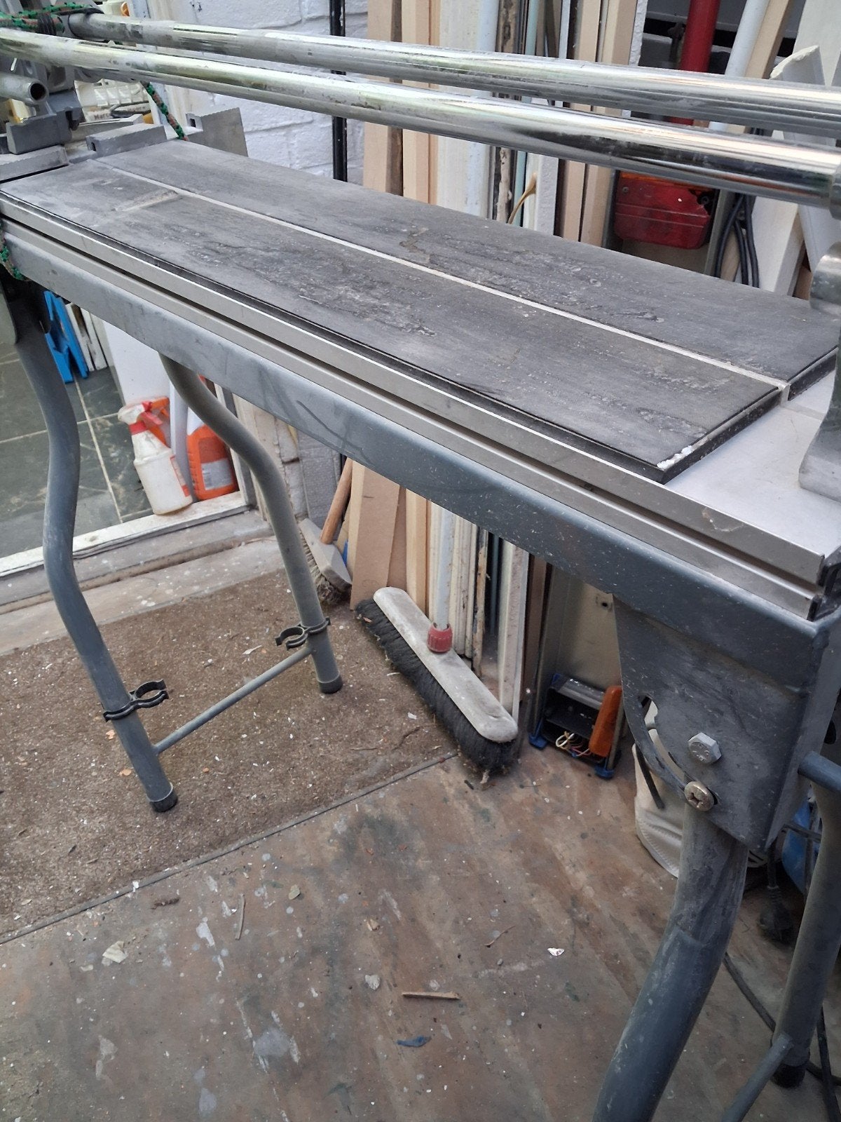 Grote tegelsnijder - is 75 cm Bieden, Ophalen of Verzenden, Gebruikt, Snijgereedschap, Overige merken