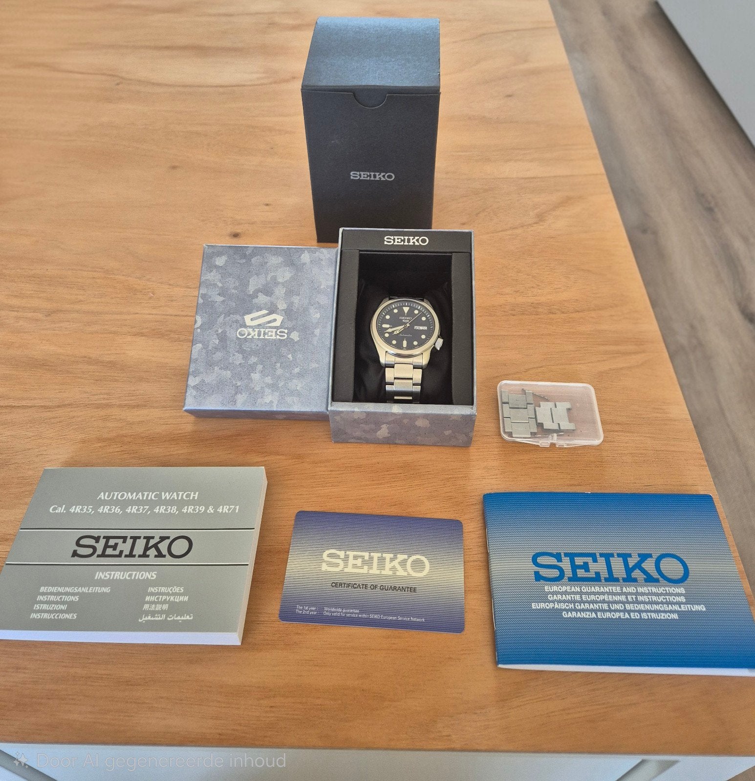 Seiko 5 Sports Automatisch Horloge - Minimaal gedragen, Staal, Polshorloge, Ophalen of Verzenden, Zo goed als nieuw